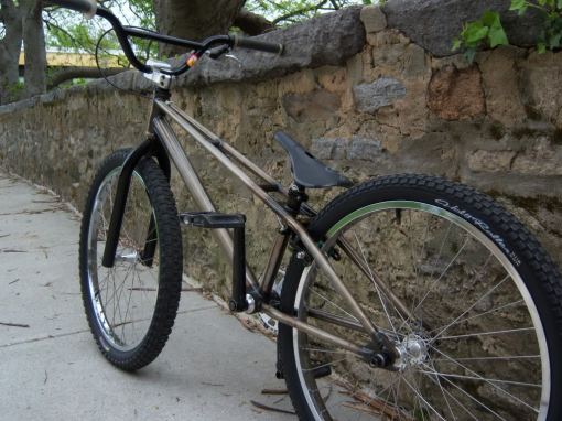 twin top tube Coyote Bicycles 24