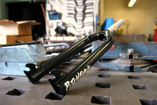 24in-pitch-forks-w-990-mounts1