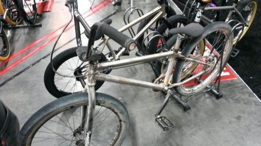 sm-slack-24-top-left